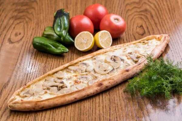 Mantarlı Kaşarlı Pideluxe